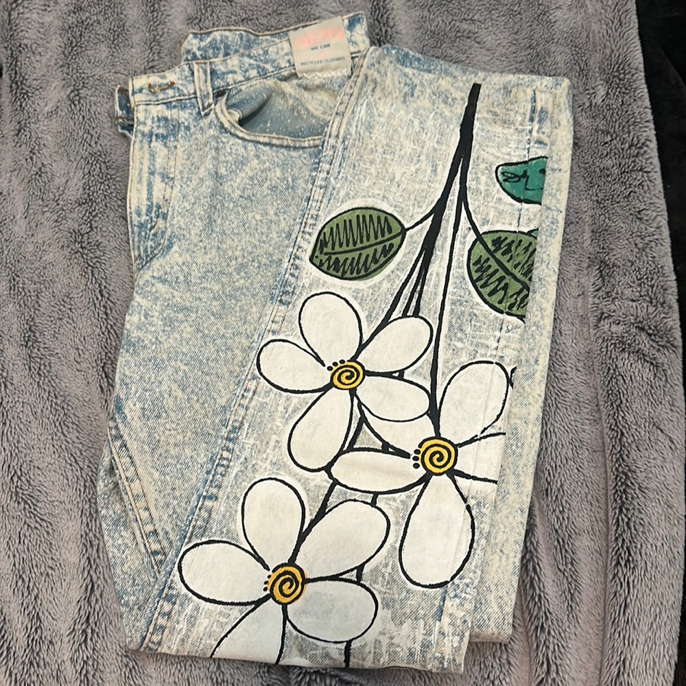 LEVI hand painted daisy jeans